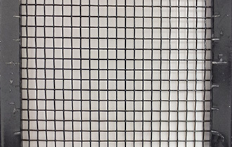 通気性が良い18メッシュ